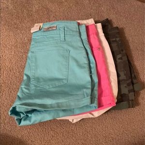 l.e.i woman’s shorts size 9